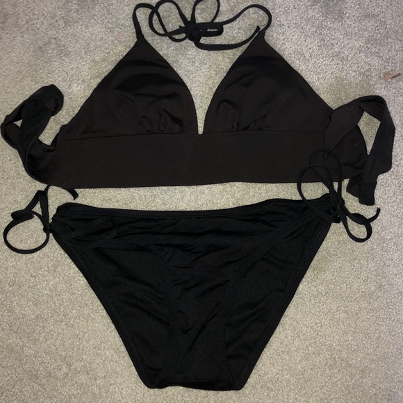 Black bikini set - Picture 1 of 1